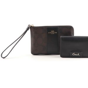 C O A C H Pebble Wristlet ~Like-new~